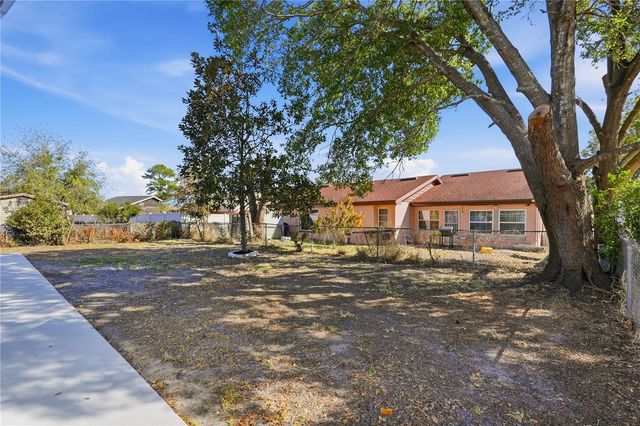 811 E FLAG LANE, Kissimmee, FL 34759