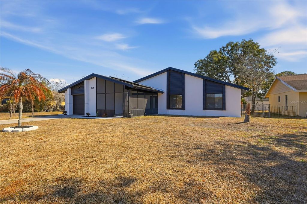 811 E FLAG LANE, Kissimmee, FL 34759