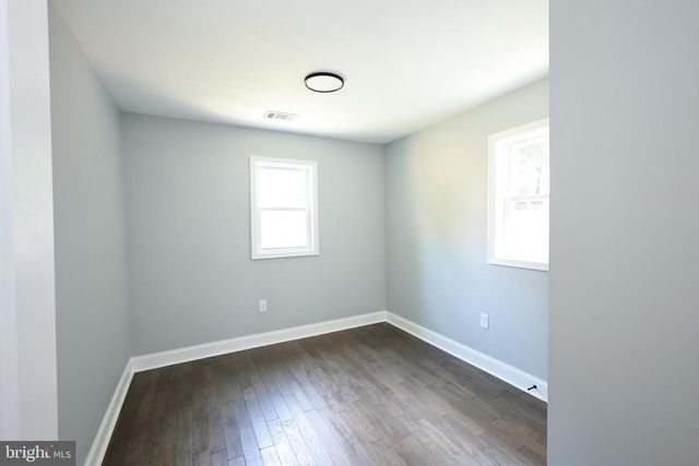 5100 QUEENS STROLL PL SE, Washington, DC 20019