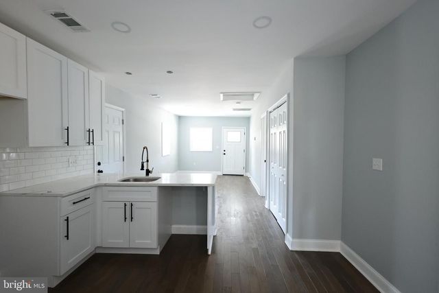 5100 QUEENS STROLL PL SE, Washington, DC 20019
