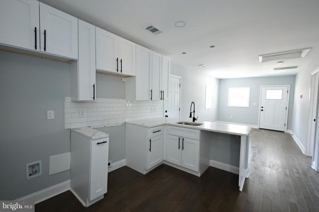 5100 QUEENS STROLL PL SE, Washington, DC 20019