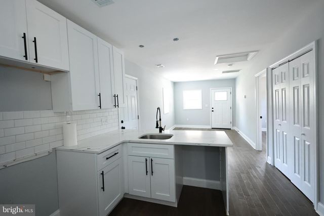 5100 QUEENS STROLL PL SE, Washington, DC 20019