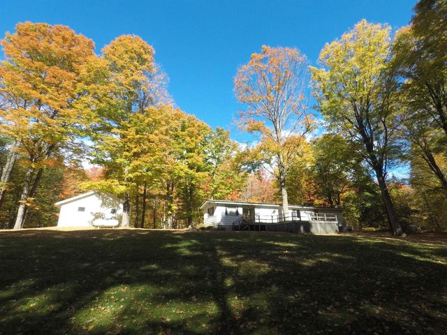 7841 W 28 Road, Slagle Twp, MI 49638