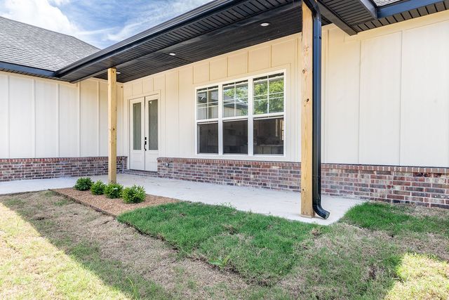 295 Oak Knoll Drive, Fayetteville, AR 72701