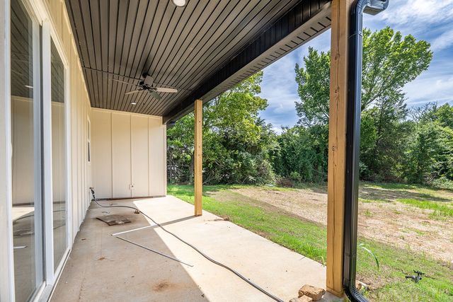 295 Oak Knoll Drive, Fayetteville, AR 72701