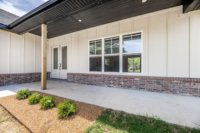 295 Oak Knoll Drive, Fayetteville, AR 72701