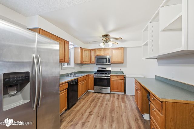 136 E Beaver Avenue, Palmer, AK 99645