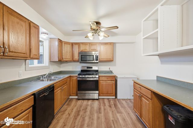 136 E Beaver Avenue, Palmer, AK 99645