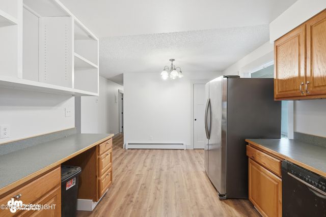 136 E Beaver Avenue, Palmer, AK 99645