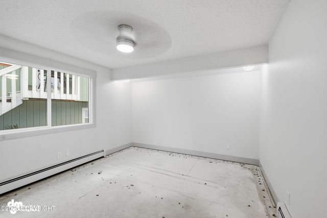 136 E Beaver Avenue, Palmer, AK 99645