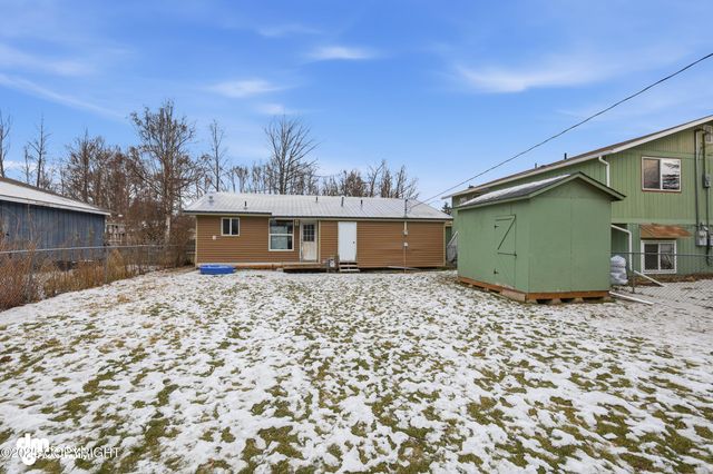 136 E Beaver Avenue, Palmer, AK 99645