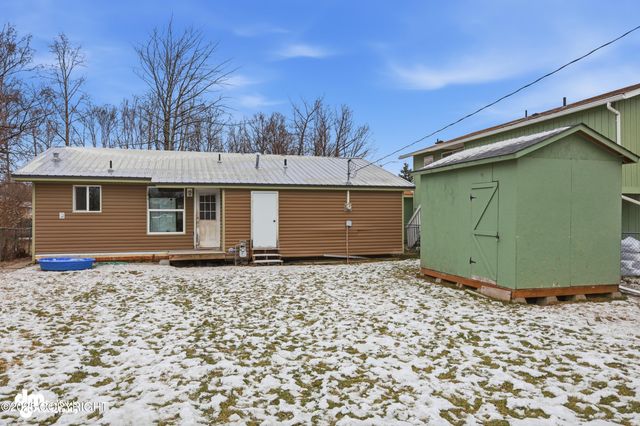 136 E Beaver Avenue, Palmer, AK 99645