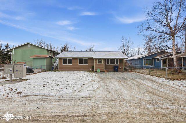 136 E Beaver Avenue, Palmer, AK 99645