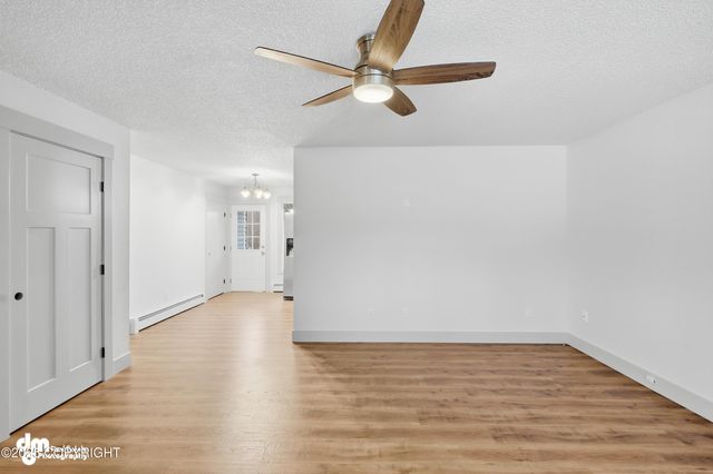 136 E Beaver Avenue, Palmer, AK 99645