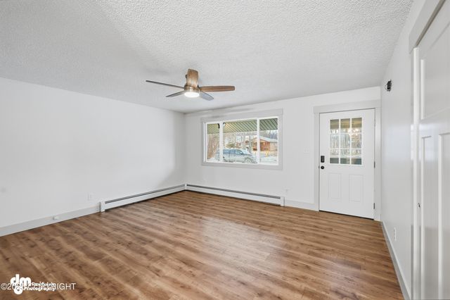 136 E Beaver Avenue, Palmer, AK 99645