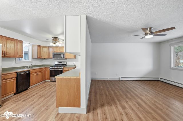 136 E Beaver Avenue, Palmer, AK 99645