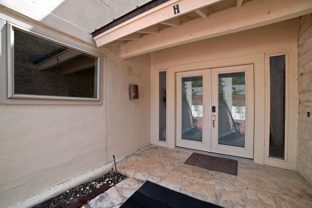 1 Crystal Springs Court CT H, The Hills, TX 78738