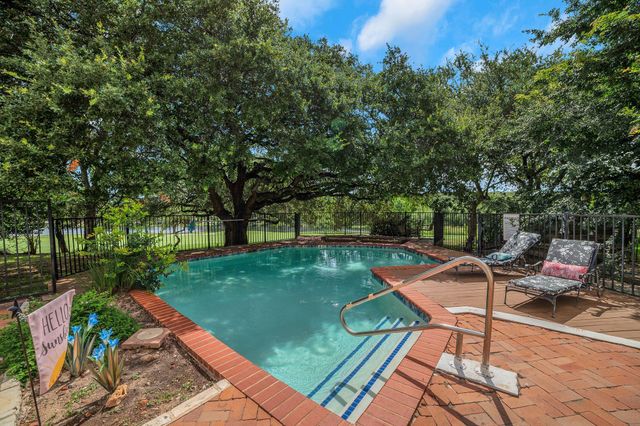 1 Crystal Springs Court CT H, The Hills, TX 78738