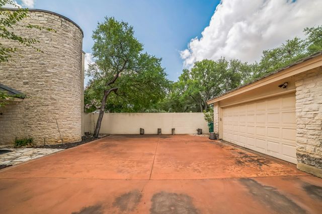 1 Crystal Springs Court CT H, The Hills, TX 78738