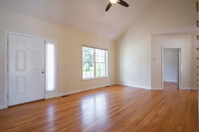 2 Usher Lane, Merrimack, NH 03054