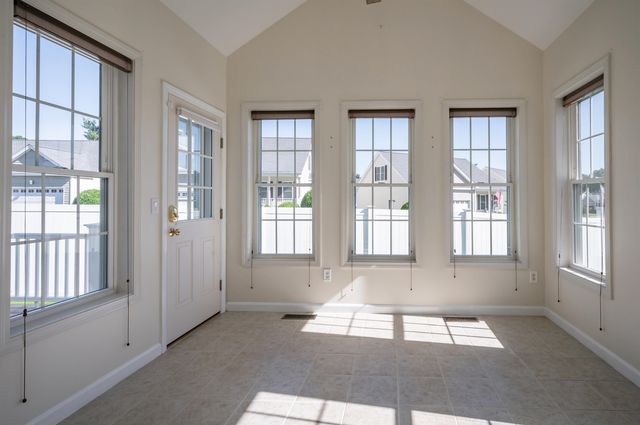 2 Usher Lane, Merrimack, NH 03054