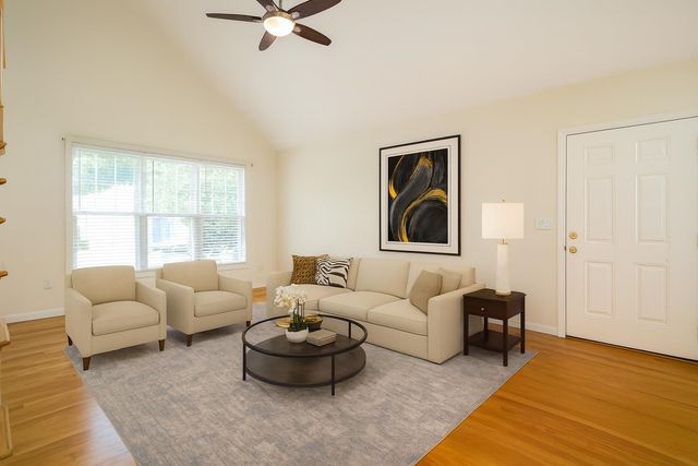 2 Usher Lane, Merrimack, NH 03054