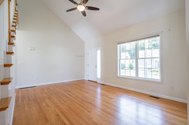 2 Usher Lane, Merrimack, NH 03054