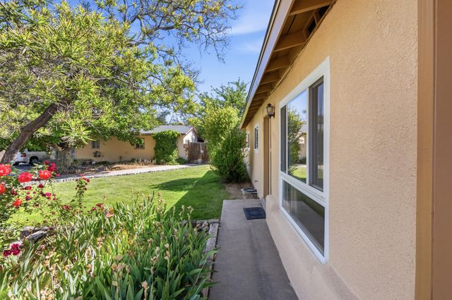 11016 Morris Court NE, Albuquerque, NM 87112