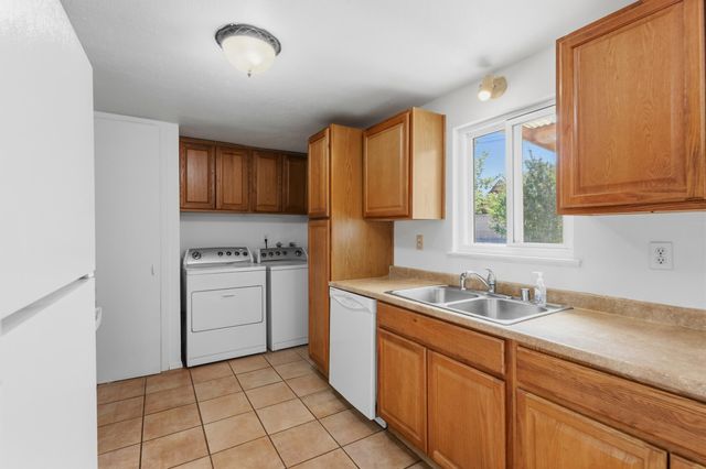 11016 Morris Court NE, Albuquerque, NM 87112