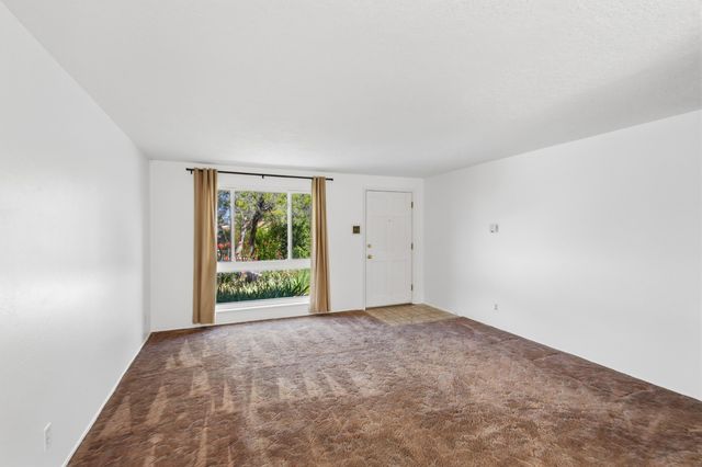11016 Morris Court NE, Albuquerque, NM 87112