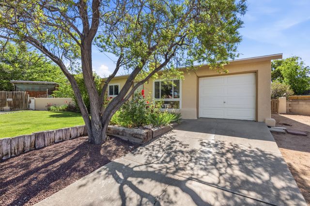 11016 Morris Court NE, Albuquerque, NM 87112