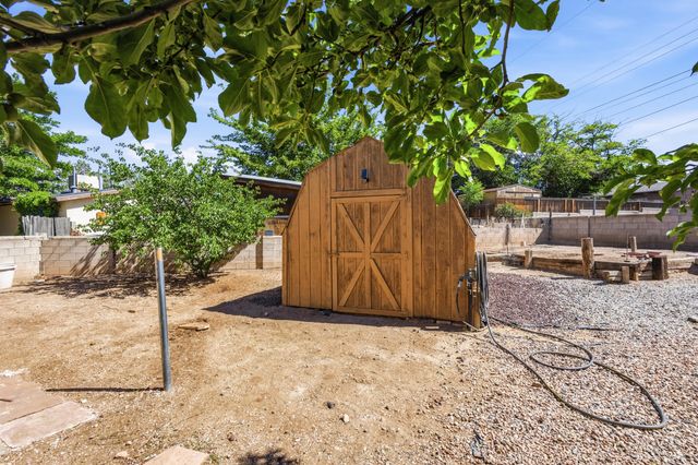 11016 Morris Court NE, Albuquerque, NM 87112