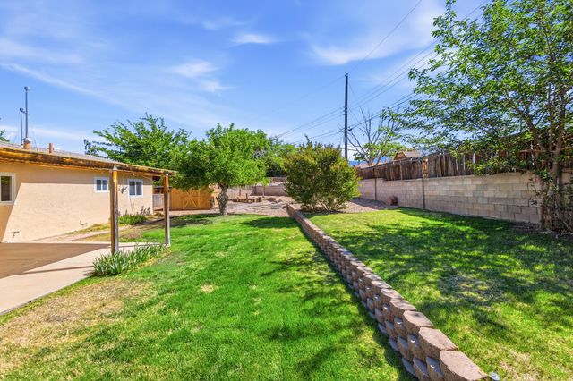 11016 Morris Court NE, Albuquerque, NM 87112