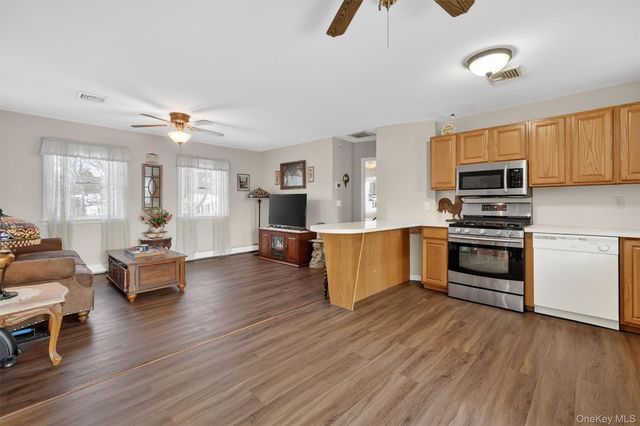 25 Beech Street, Nanuet, NY 10954