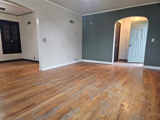 1202 W Desmont Drive, Knoxville, IA 50138