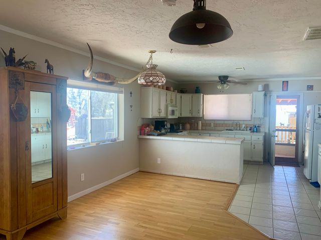 608 W Allen Avenue, Estancia, NM 87016