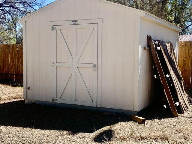 608 W Allen Avenue, Estancia, NM 87016