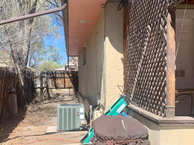 608 W Allen Avenue, Estancia, NM 87016