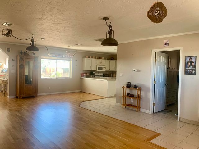 608 W Allen Avenue, Estancia, NM 87016