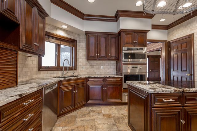 841 S ROUTE UU, Columbia, MO 65203