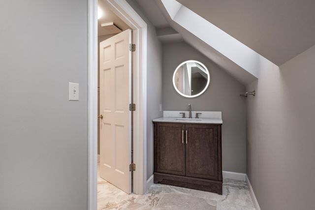 841 S ROUTE UU, Columbia, MO 65203