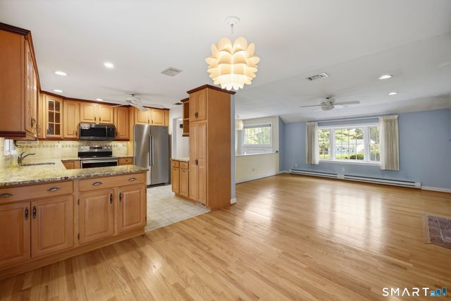 3 Yellow Pine Circle, Middletown, CT 06457