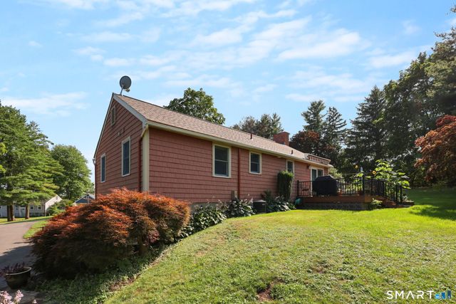 3 Yellow Pine Circle, Middletown, CT 06457