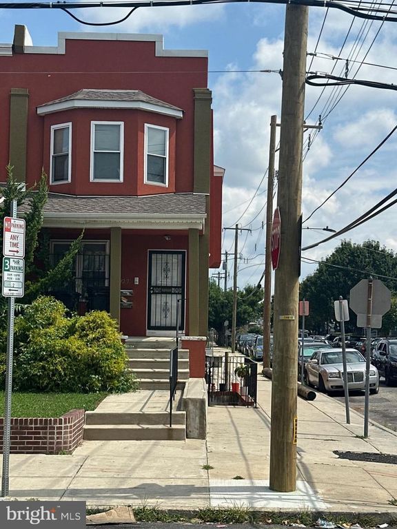 927 S 60TH ST, Philadelphia, PA 19143