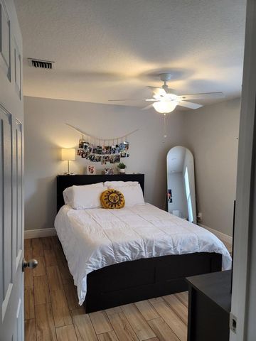 501 SW Fifer Avenue, Port St. Lucie, FL 34953
