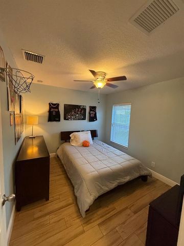 501 SW Fifer Avenue, Port St. Lucie, FL 34953