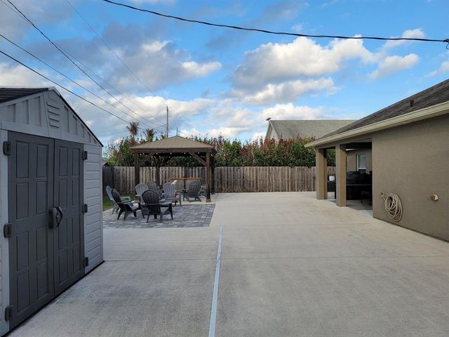 501 SW Fifer Avenue, Port St. Lucie, FL 34953