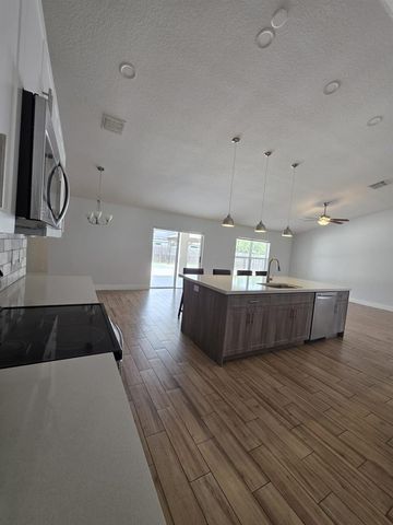 501 SW Fifer Avenue, Port St. Lucie, FL 34953
