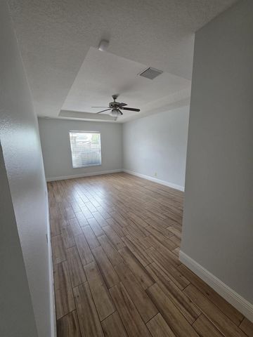 501 SW Fifer Avenue, Port St. Lucie, FL 34953