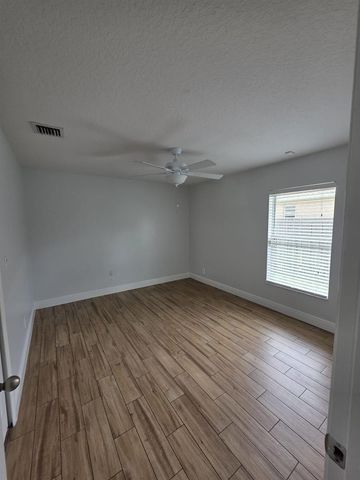 501 SW Fifer Avenue, Port St. Lucie, FL 34953